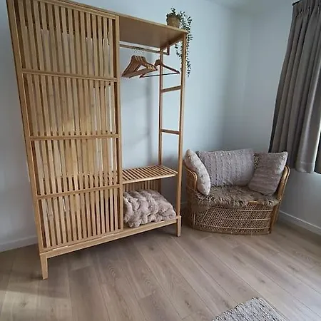 Léopold, Citadin Au Pied Des Bois! Hébergement de vacances