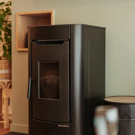 Leopold, Citadin Au Pied Des Bois!