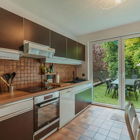 Léopold, Citadin Au Pied Des Bois! *