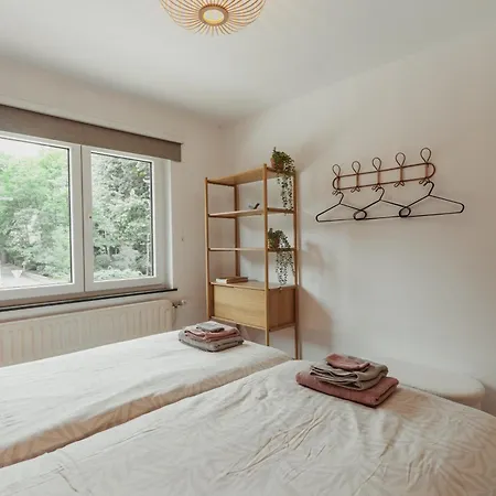 Léopold, Citadin Au Pied Des Bois!