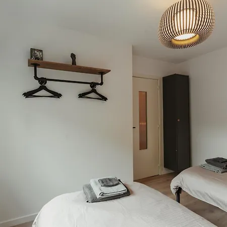 Hébergement de vacances Léopold, Citadin Au Pied Des Bois! Spa