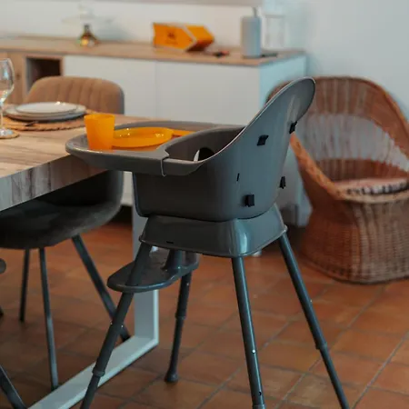 Leopold, Citadin Au Pied Des Bois!