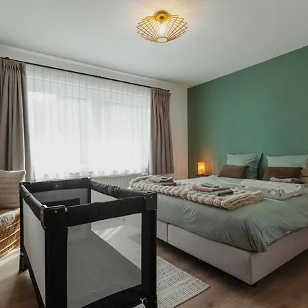 Léopold, Citadin Au Pied Des Bois! Hébergement de vacances Spa