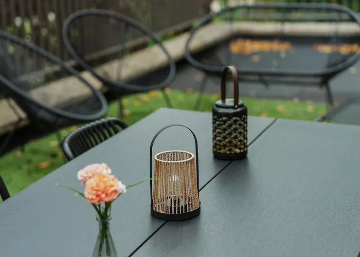 Léopold, Citadin Au Pied Des Bois! *